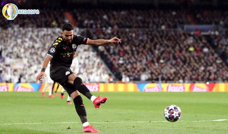 tiền vệ chạy cánh Riyad Mahrez 